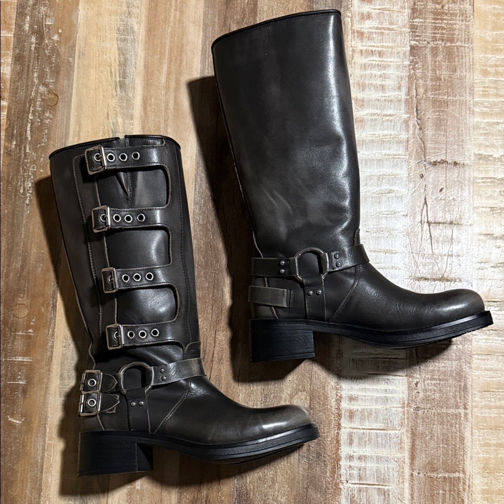 NWOT Steve Madden Rocky Women's Brown distressed Leather Boots size 8